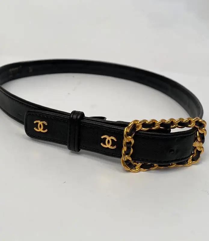 96C Chanel Vintage Rare Black Leather CC Logos Belt Sz 65/26 US 2/4