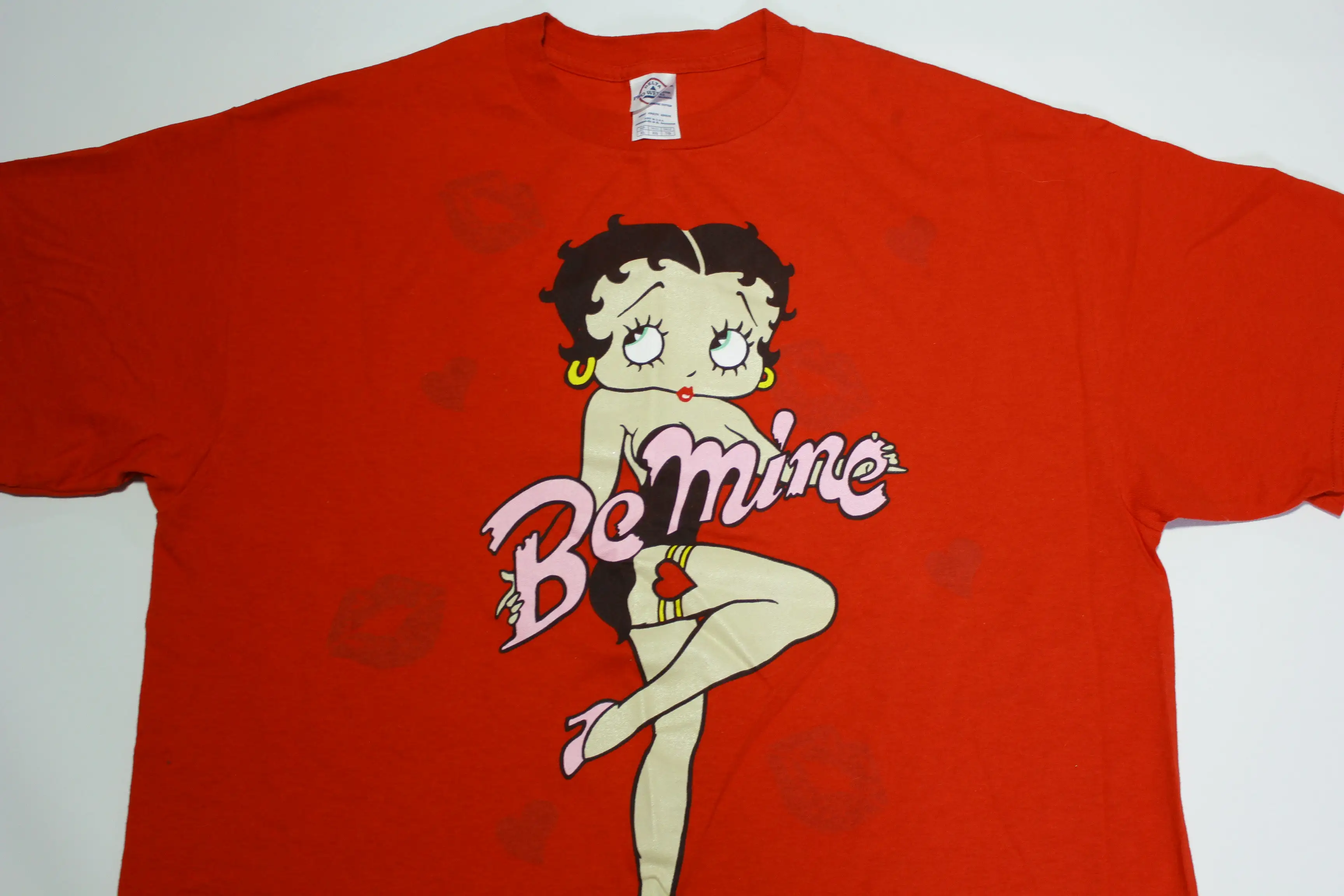 Betty Boop Be Mine Y2K Hearts and Kisses King Features Syndicate Pop T-Shirt