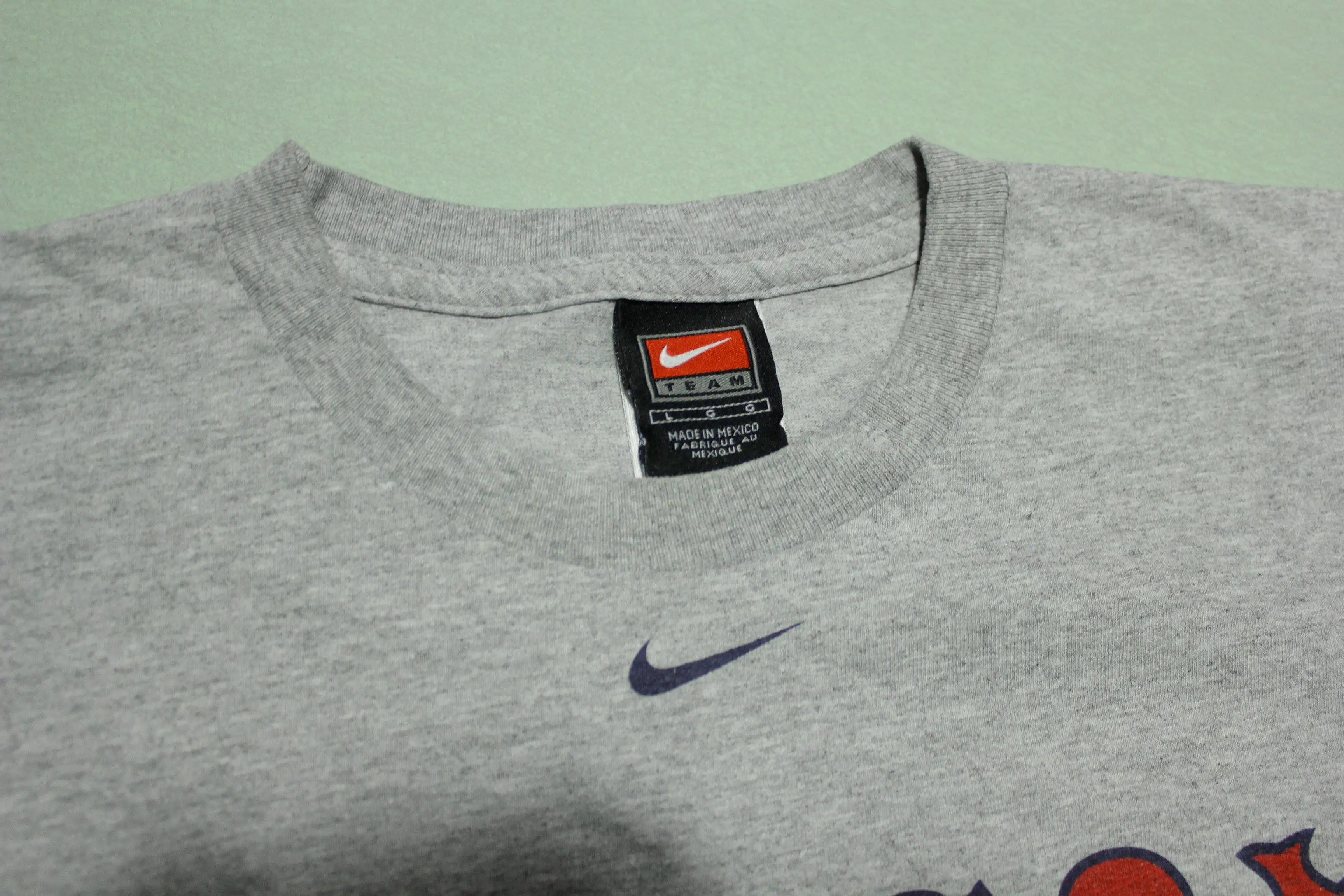 Boston Red Sox Vintage 2001 Nike Swoosh Logo Baseball T-Shirt