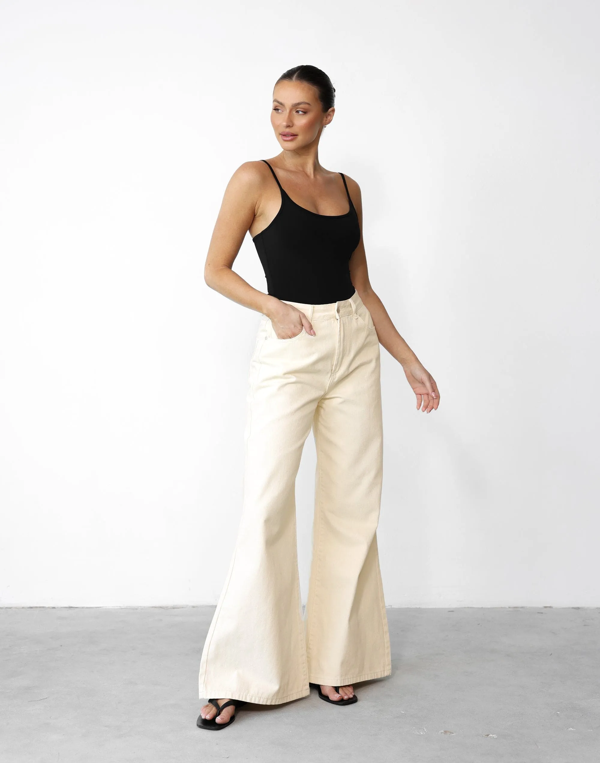 Ethan Wide Leg Jeans (Pumice)